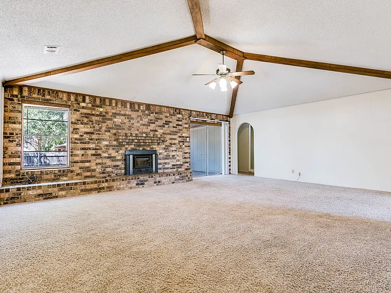 3846 Deerfield Rd — Photo 5
