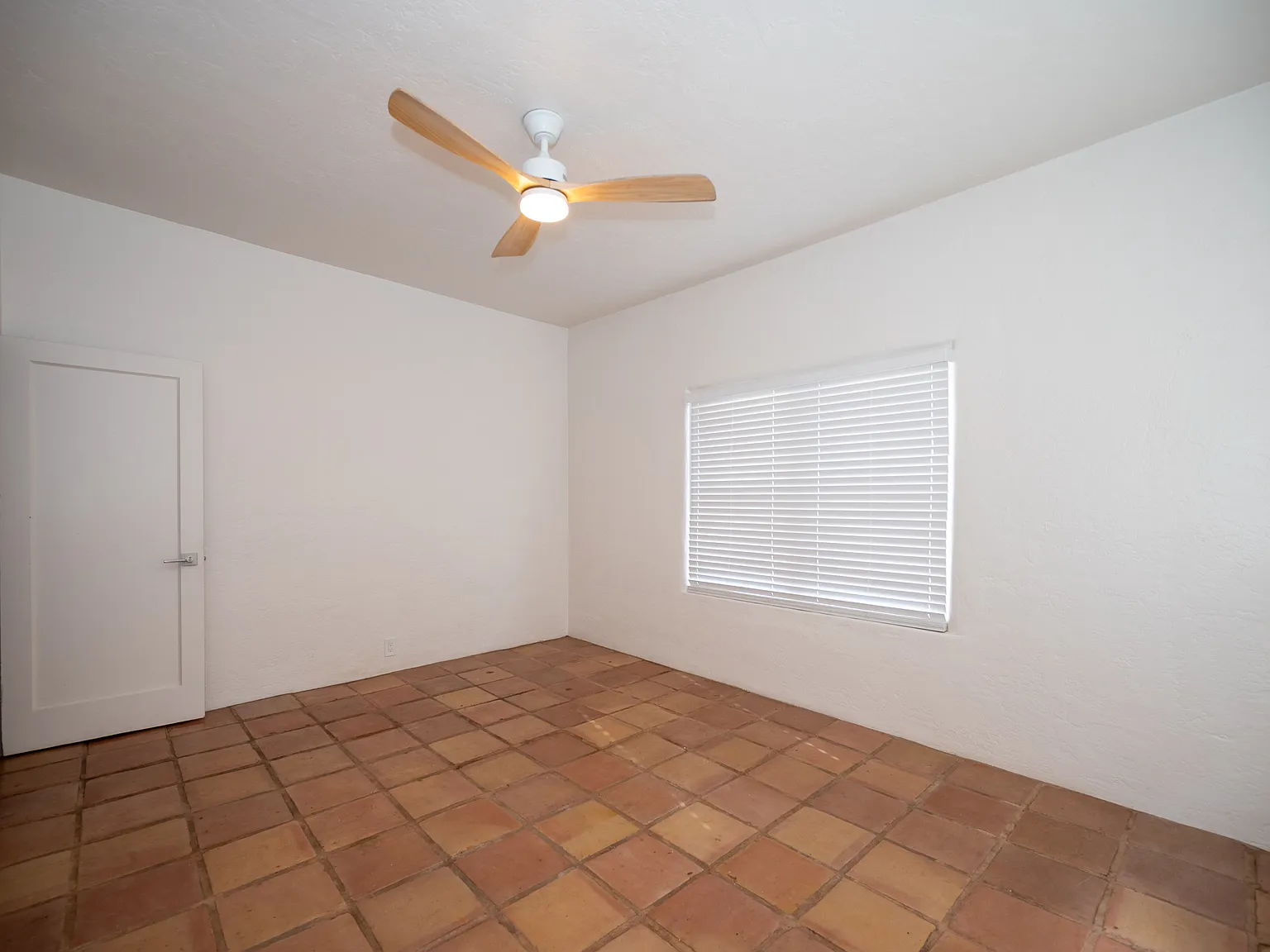 1214 E Copper St — Photo 3