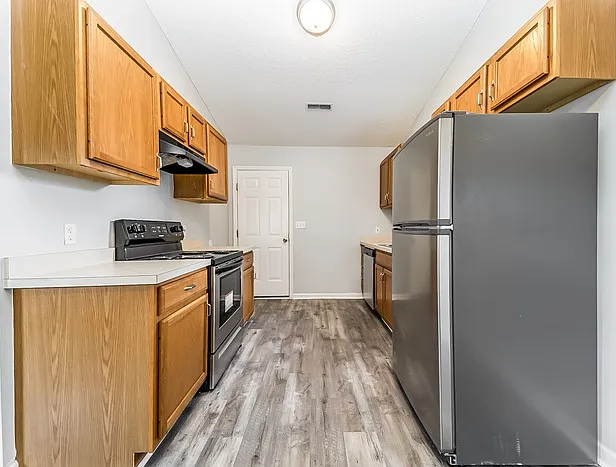 115 Ashdown Dr — Photo 4