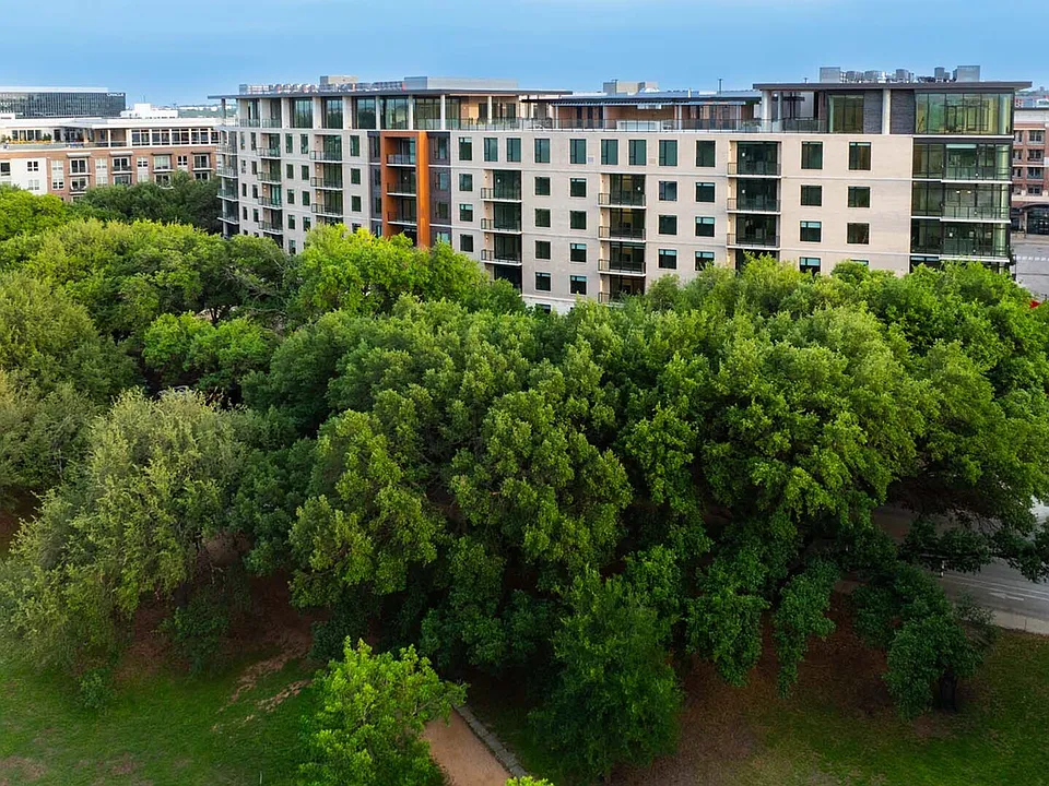 Encore Lakeside