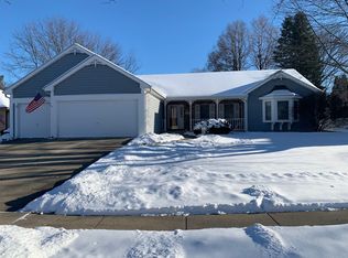 225 Coventry Ct, Elgin, IL 60123