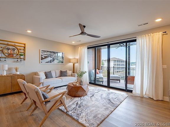 3rd image of 4925 Robins Cir #2B