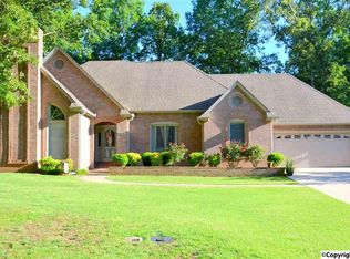404 Hickory Stick St SW, Hartselle, AL 35640