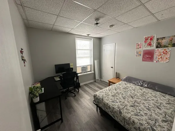 1060 W Polk St APT 3F, Chicago, IL 60607