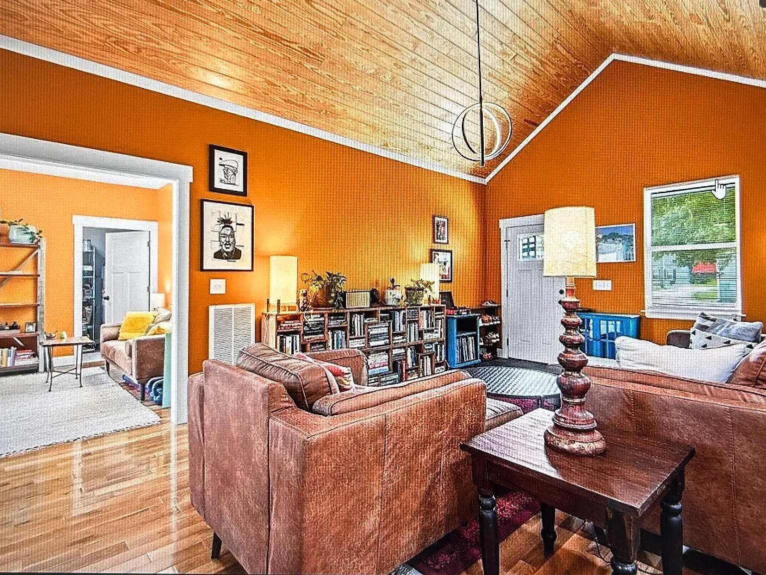 2 bed, 950 sqft, $1,850 — Photo 2