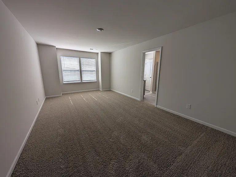 1662 Hallview Ct — Photo 6