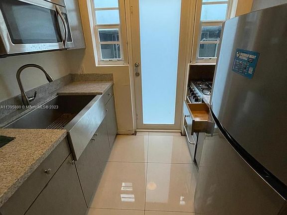 2nd image of 1540 Euclid Ave APT 107