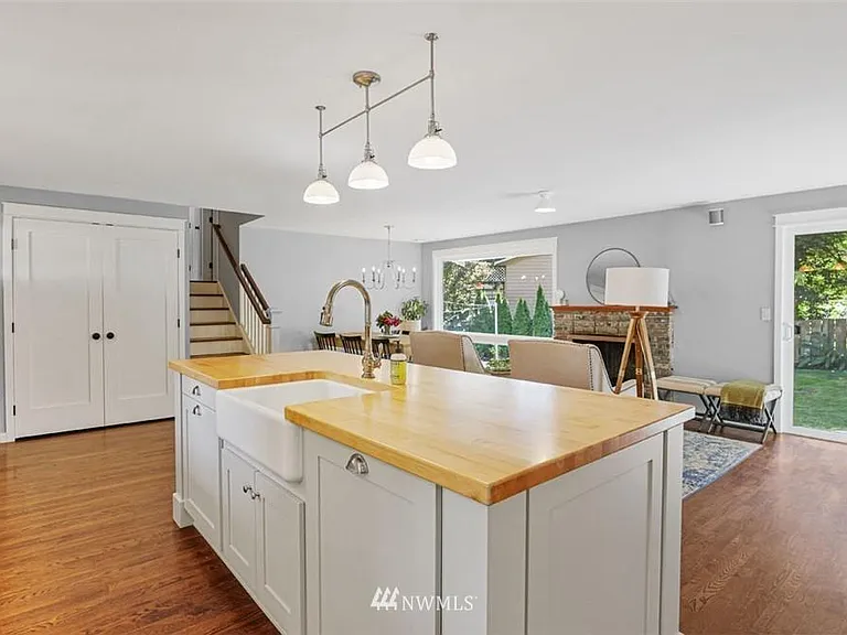 13823 NE 76th St — Photo 7