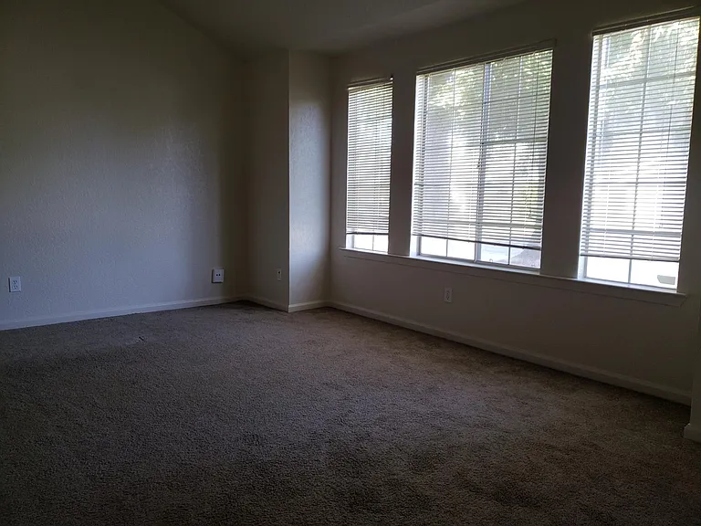 6338 N Delbert Ave — Photo 3