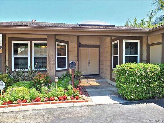 4th image of 1105 Cabrillo Park Dr