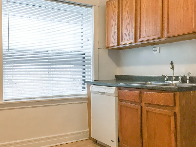1615-25 Ridge Ave. — Photo 5