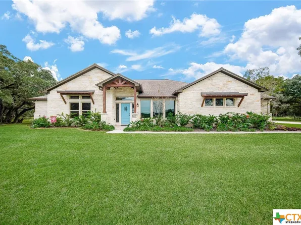 437 Bischoff Rd, Inez, TX 77968