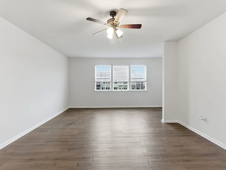 293 Magellan Dr — Photo 13