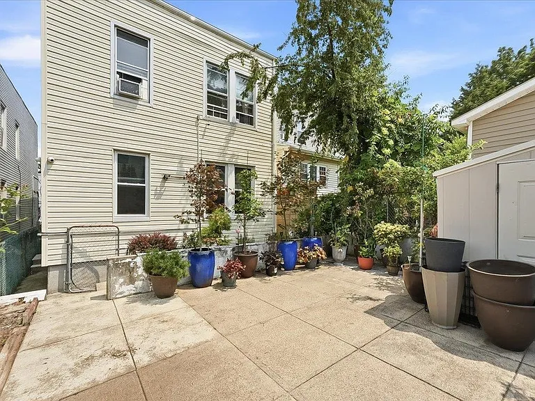 169 Zabriskie St #1 — Photo 33