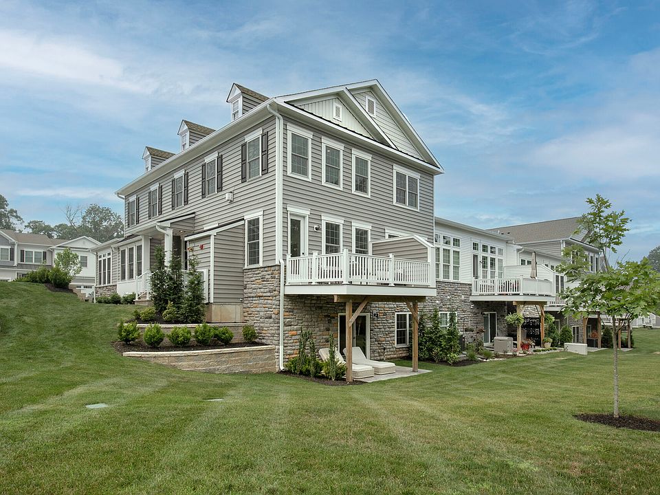 1st image of 31 Hillandale Dr #204