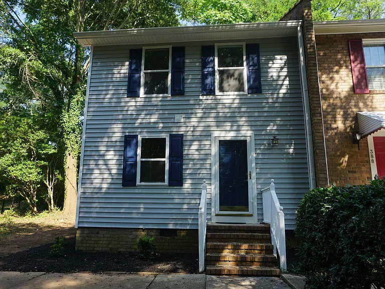 390 Micasa Dr — Photo 1