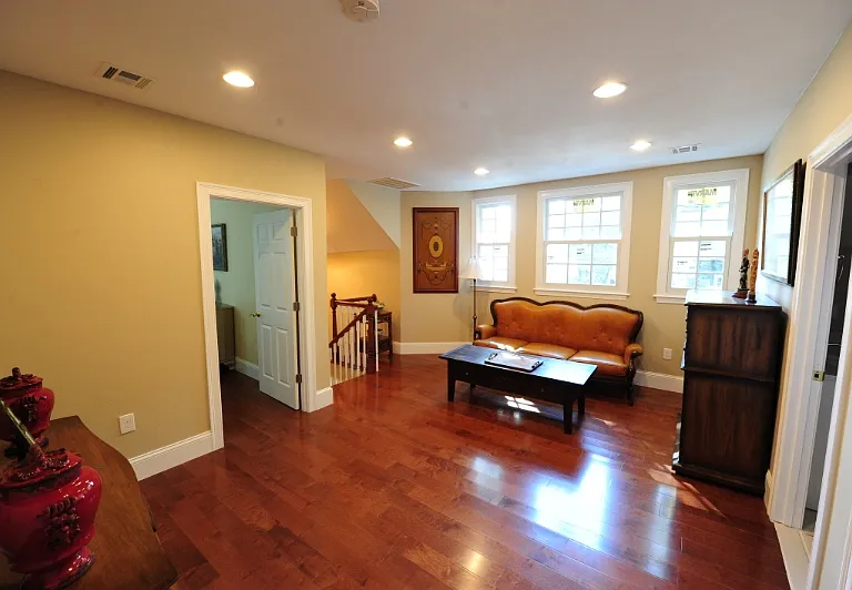 259 Kent St #1 — Photo 5