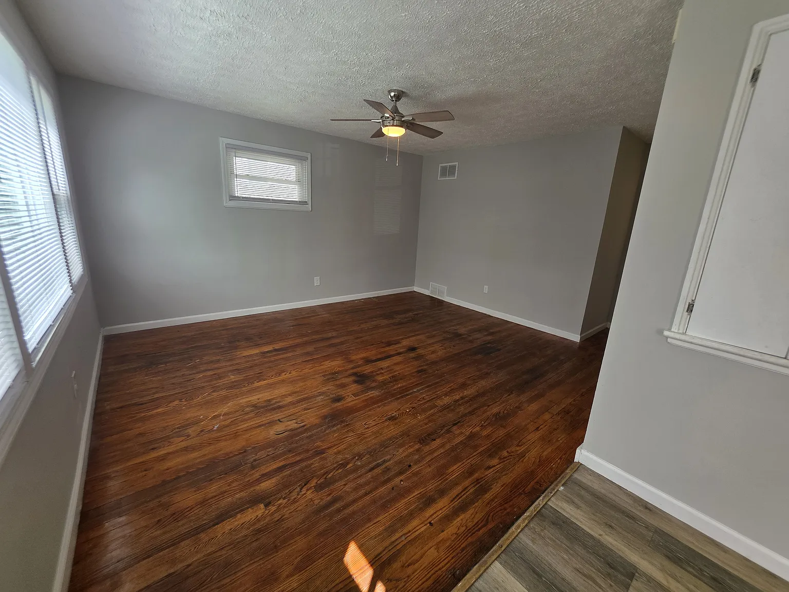 3 bed, 1100 sqft, $1,495 — Photo 2