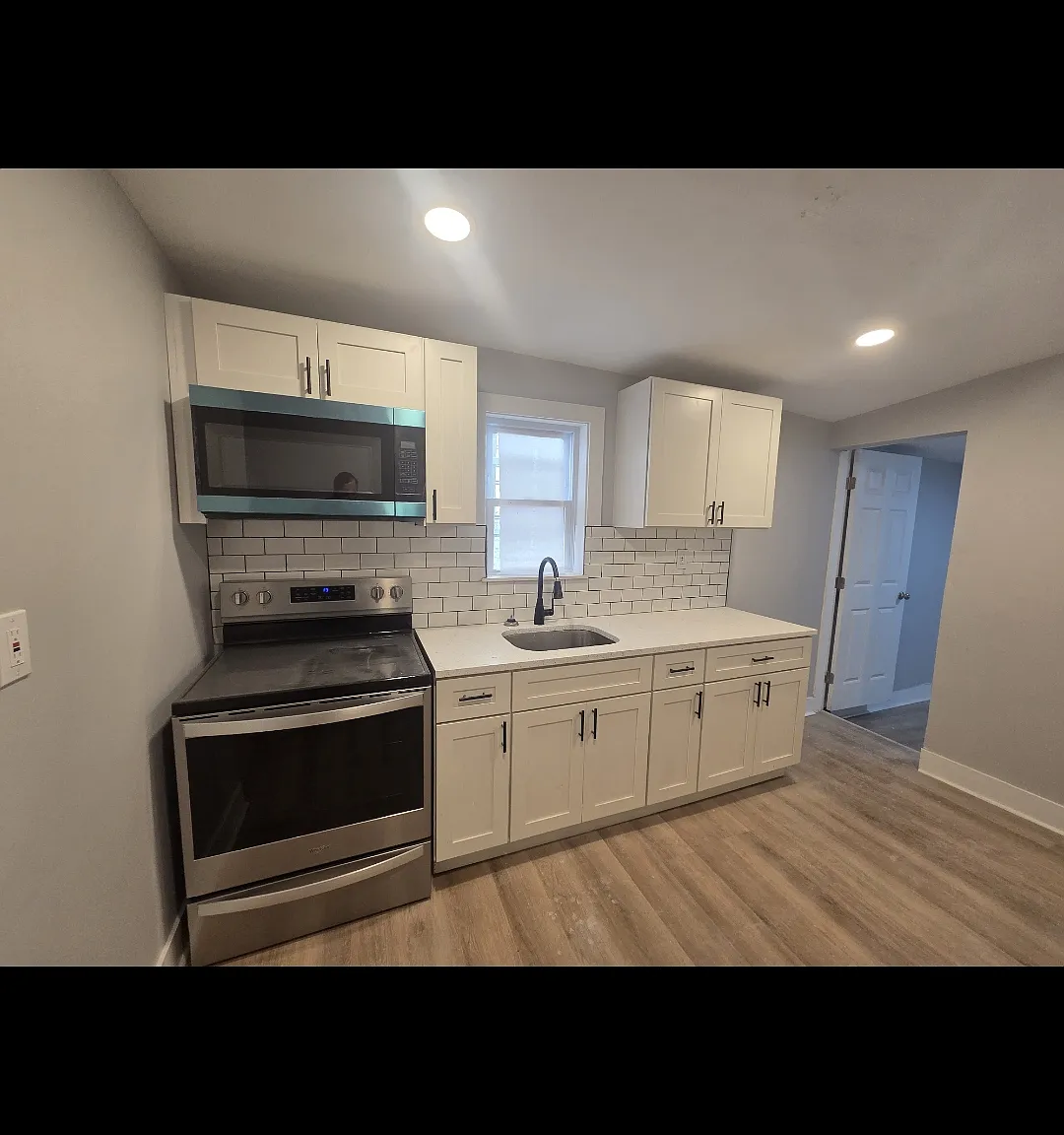 3 bed, 1.5 bath, 1500 sqft, $2,000 — Photo 1