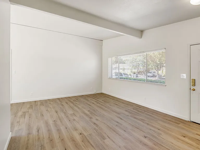 406 Scripps Dr — Photo 16