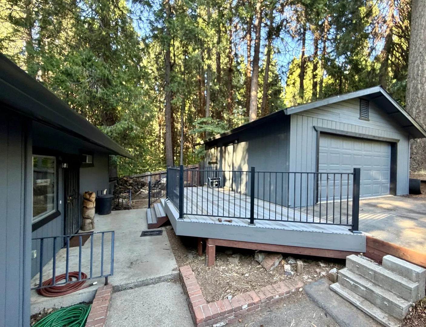Charming 3-Bedroom Mountain Home with Fenced Yard. — Photo 1
