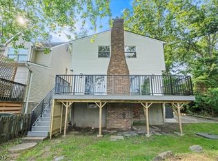 13 Landing Rd, Hewitt, NJ 07421