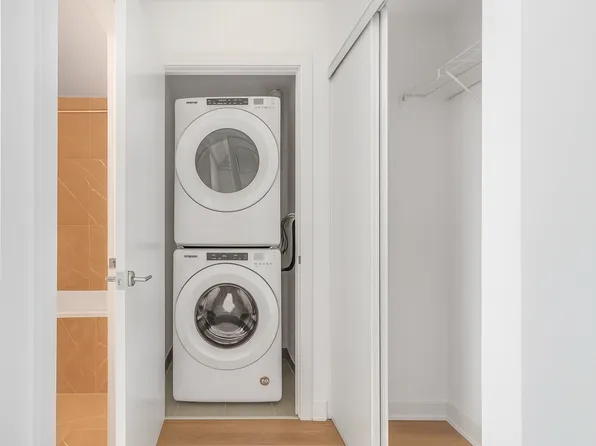 1037 The Queensway #C, Toronto, ON M8Z 6C7