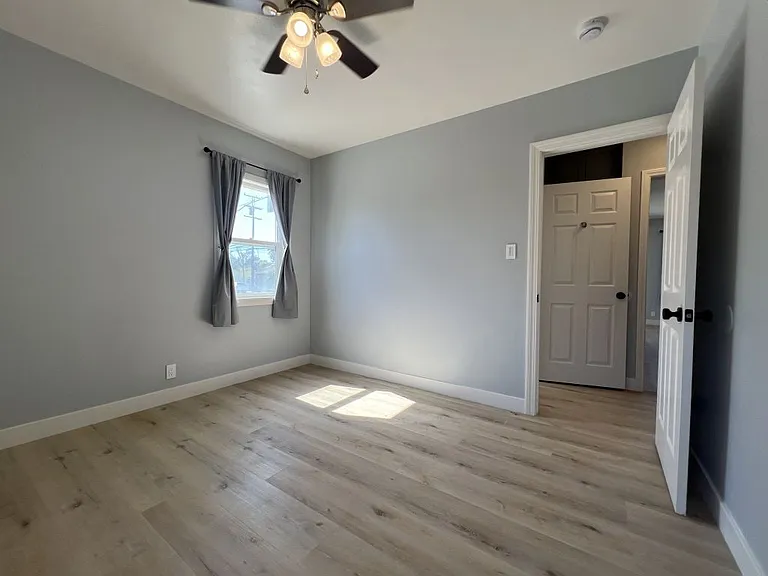 938 Temple Ave #1 — Photo 21
