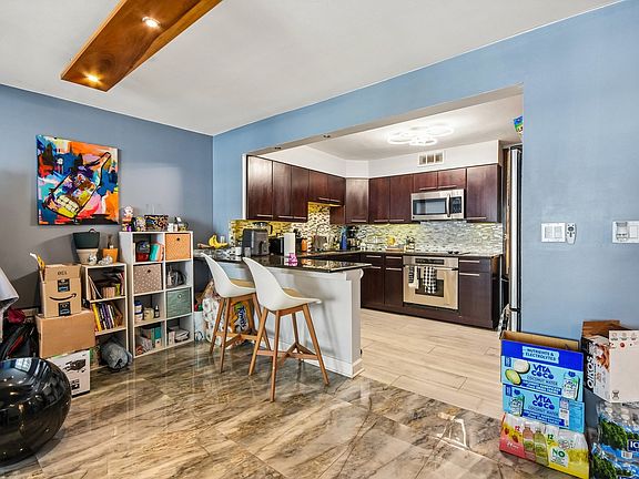 5th image of 6007 N Sheridan Rd APT 29F