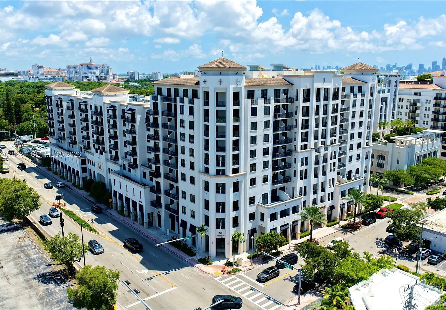 Merrick Manor Condo — Photo 1