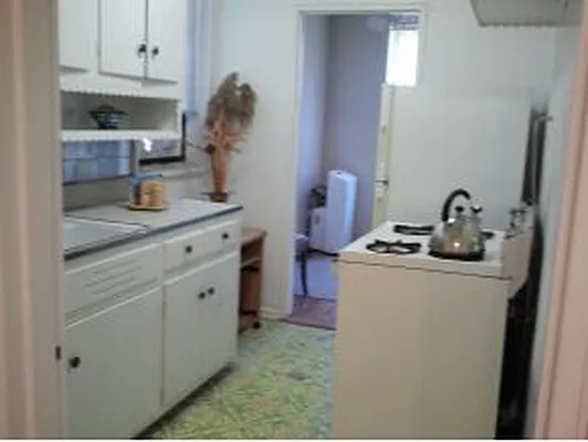 Sold by Nyred Group, LLC | media 28