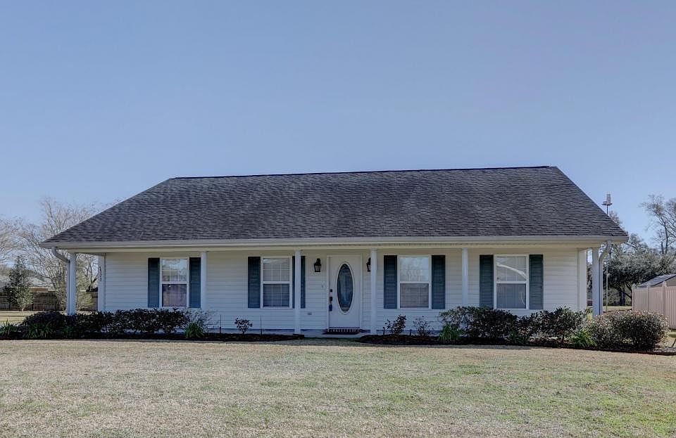 1st image of 2373 Hemlock Dr