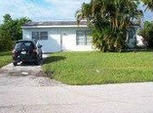 2443 SE Washington St, Stuart, FL 34997