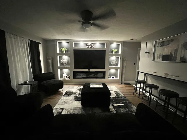 4 bed, 2.5 bath, 1700 sqft, $3,000 — Photo 4