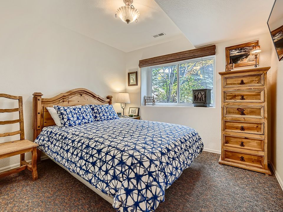 Queen Bedroom