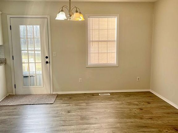 4th image of 2136 Crystal Ct