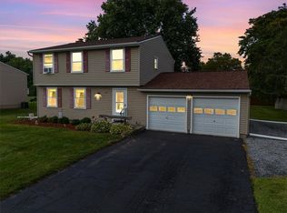 234 Blackwell Ln, Henrietta, NY 14467