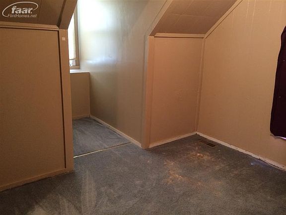 5th image of 2108 Brady Ave