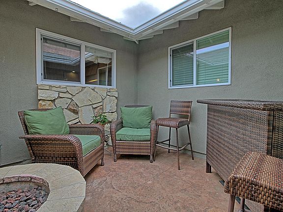 5th image of 1029 Concord Ave