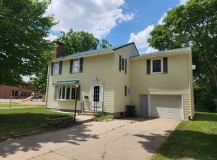 410 S Hill St, Marshall, MN 56258