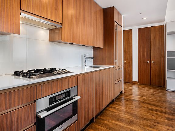 5th image of 400 5th Ave APT 43F