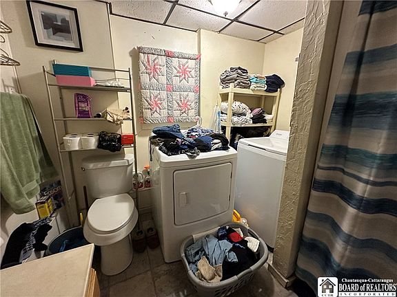4th image of 331 Foote Ave