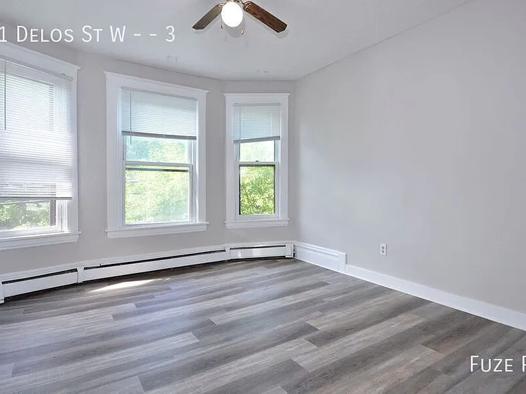 61 Delos St W #3 — Photo 2