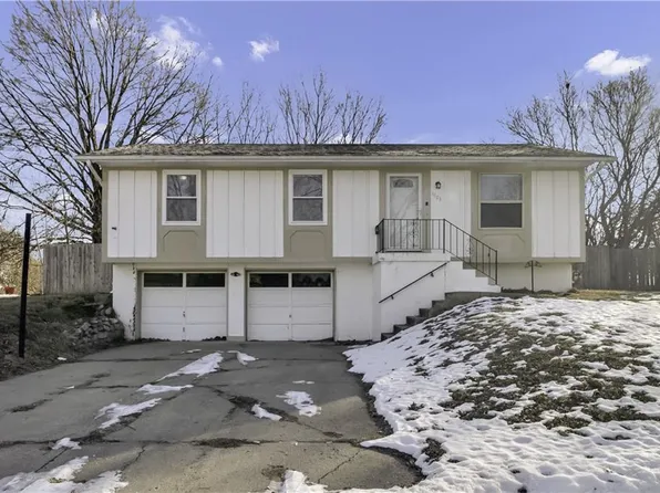 1503 SE Royal St, Oak Grove, MO 64075