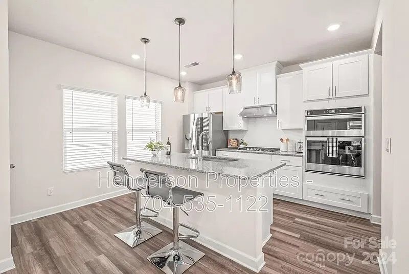 220 Emmett Dr