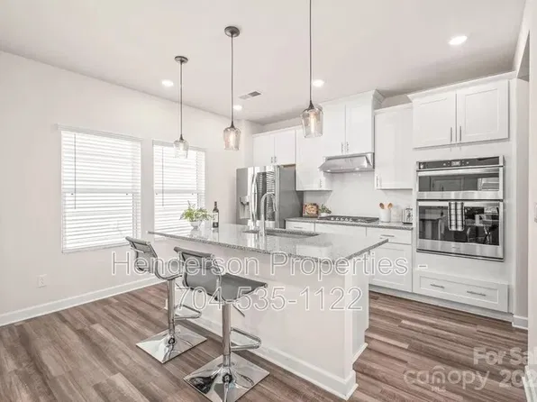 220 Emmett Dr, Pineville, NC 28134