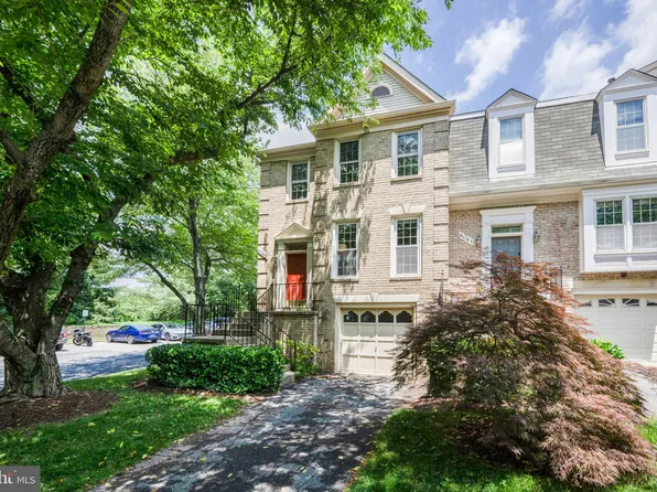 6043 Loganwood Dr, Rockville, MD 20852