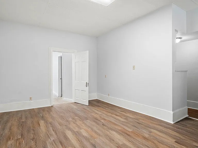 64 W Winter St #4 — Photo 5