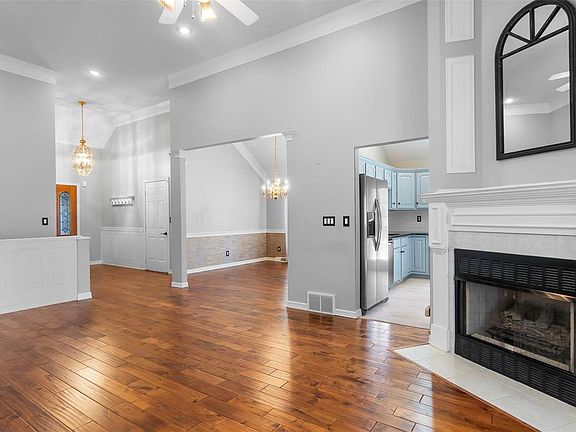 3rd image of 1740 Sherwood Dr