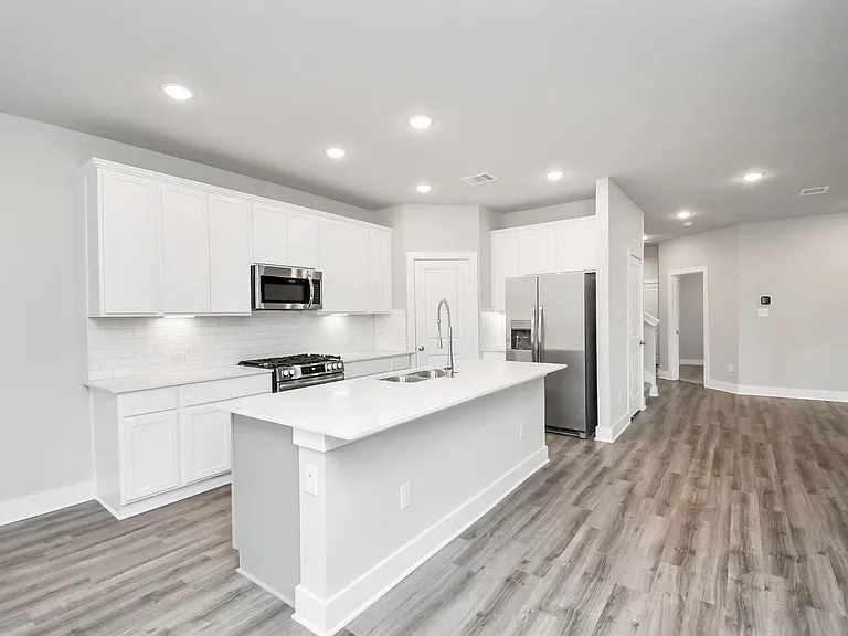21047 Bay Village Dr #B — Photo 21
